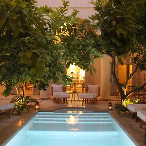 Guest house Emberiza Sahari