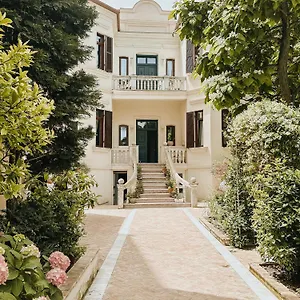  Bed & Breakfast Seven Cafe & Albanië